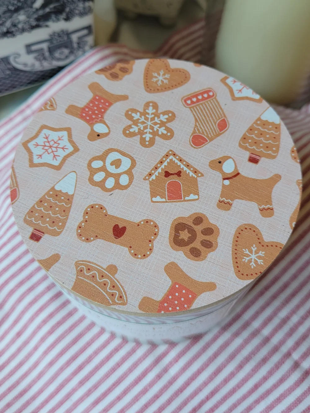 Sand + Paws Spiced Gingerbread Candle